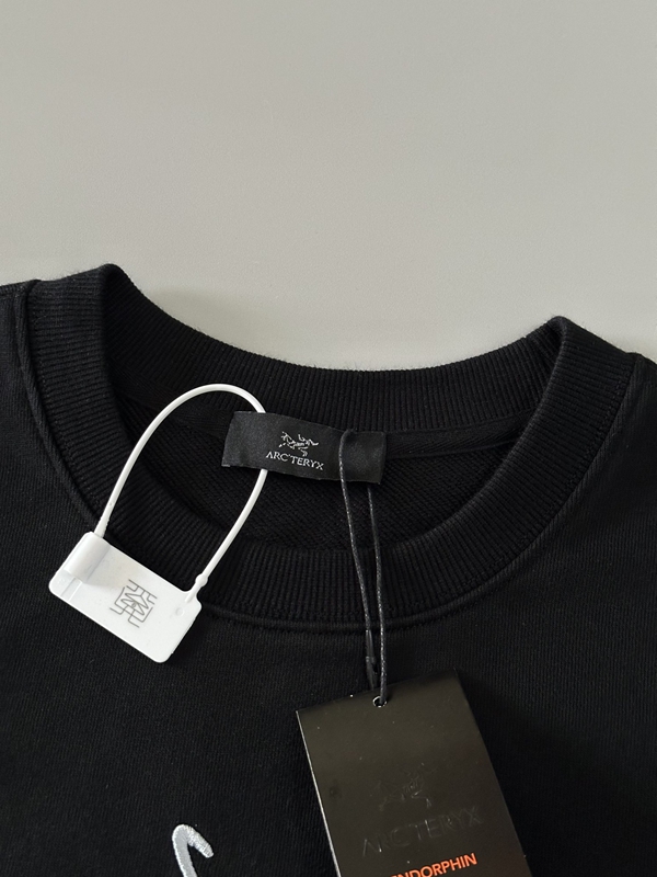 ブランドパーカー側面デザイン